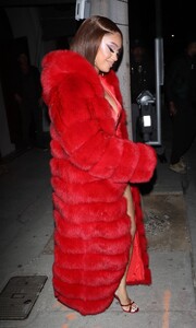 saweetie-arrives-at-craig-s-in-west-hollywood-03-08-2023-0.jpg