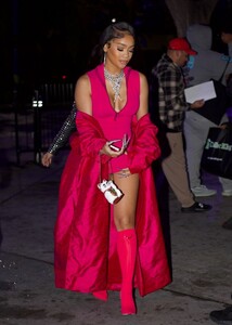 saweetie-arrives-at-lakers-game-at-crypto.com-arena-in-los-angeles-02-23-2023-2.jpg
