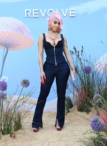 saweetie-at-revolve-party-at-coachella-2023-music-festival-in-indio-04-15-2023-3.jpg
