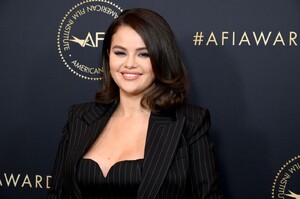 selena-gomez-afi-awards-luncheon-in-los-angeles-01-12-2024-6.jpg