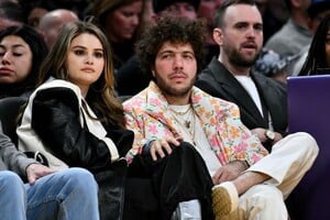 selena-gomez-and-benny-blanco-at-lakers-vs.-miami-heat-game-at-crypto.com-arena-in-los-angeles-01-03-2024-5.jpg