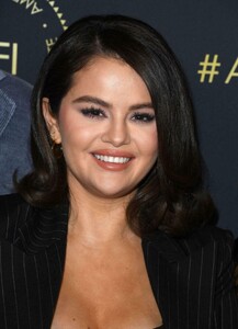 selena-gomez-at-afi-awards-luncheon-in-los-angeles-01-12-2024-more-photos-8.jpg