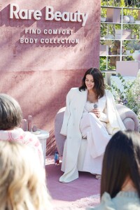 selena-gomez-the-launch-of-rare-beauty-s-find-comfort-body-collection-in-beverly-hills-01-10-2024-6.jpg