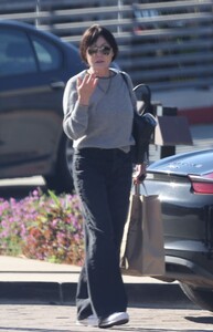 shannen-doherty-at-a-new-year-s-day-brunch-with-her-mother-in-malibu-01-01-2024-3.jpg