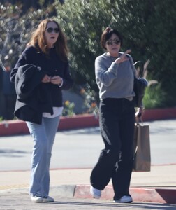 shannen-doherty-at-a-new-year-s-day-brunch-with-her-mother-in-malibu-01-01-2024-5.jpg