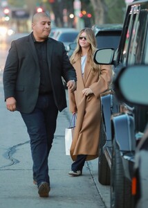 sofia-richie-out-in-nyc-01-15-2024-0.jpg