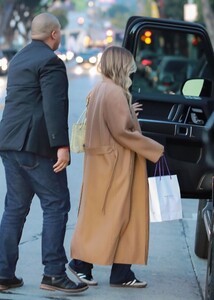 sofia-richie-out-in-nyc-01-15-2024-3.jpg
