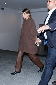 sofia-richie-wearing-a-large-coat-in-beverly-hills-01-14-2024-1.jpg