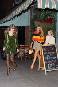 taylor-swift-and-blake-lively-at-lucali-in-brooklyn-01-10-2024-2.jpg