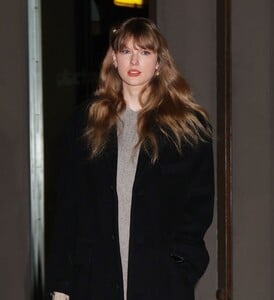 taylor-swift-at-electric-lady-studio-in-new-york-01-18-2024-3.jpg