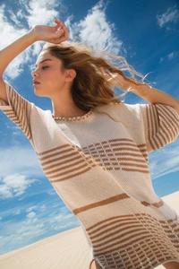 vestido-urbano-camel-beige.webp