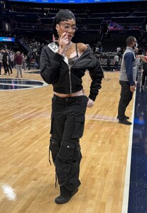 winnie-harlow-at-washington-wizards-game-in-washington-01-08-2024-2.jpg