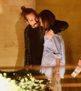 zoe-saldana-and-marco-perego-on-a-dinner-date-at-nobu-in-malibu-01-03-2024-4.jpg