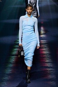 00002-fendi-fall-2023-ready-to-wear-credit-gorunway.thumb.jpg.bc347ac67a2dbe2614c12bcf6ec05ee3.jpg