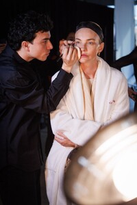 00004-carolina-herrera-beauty-fall-2024-ready-to-wear-credit-jason-gorunway.jpg