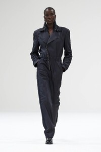 00007-ferrari-fall-2023-ready-to-wear-credit-gorunway.thumb.jpg.1b3949ccf9a84d8d22c49d18d19dd91f.jpg