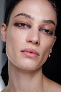 00019-christian-dior-fall-2023-ready-to-wear-beauty-credit-gorunway.thumb.jpg.b7913266aba04fce46a5abbddea5b27e.jpg