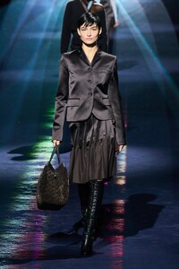 00031-fendi-fall-2023-ready-to-wear-credit-gorunway.thumb.jpg.7ab6ae64ac7fde700c7b1569d85a5ccf.jpg