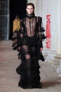 00057-etro-fall-2023-ready-to-wear-credit-gorunway.thumb.jpg.38bf3492256828a8958f2c758046a5f3.jpg