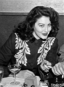 1945 Ava Gardner at the New York's Stork Club.jpg