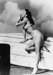 1948(3).thumb.jpg.66bd516dda056370638d7d0f7d1ce3a9.jpg