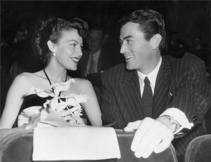 1948 AVA GARDNER, LOOK PECK+.jpg