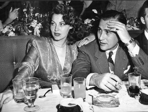 1949_Ava_Gardner,_Artie_Shaw.jpg