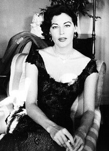 1954(3).thumb.jpg.7531e3bfcf8e0106b38088aa06c49aea.jpg