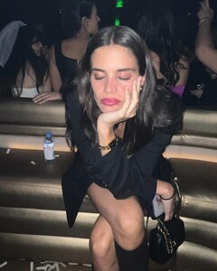 [2024.02.04] sarasampaio_425733798_18418381552058288_6358321045077467792_n.jpg