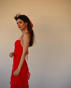 [2024.02.13] victoriajustice_427142084_772699928109650_3251107856922434739_n.jpg