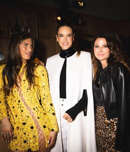 [2024.02.14] alessandraambrosio_428146630_18417233941000670_7698759517791128659_n.jpg