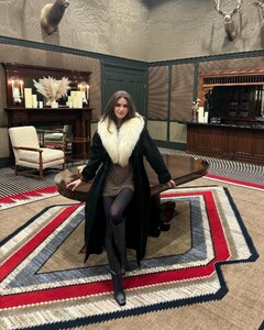 [2024.02.19] msgigiparis_428463790_1105119797178713_6064405580627311826_n.jpg
