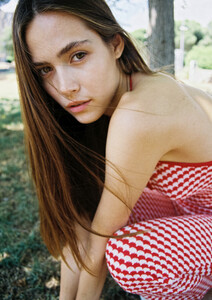 25-aleksandra-wozniak-alessandra-v-book.jpg