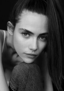 32-aleksandra-wozniak-alessandra-v-book.jpg