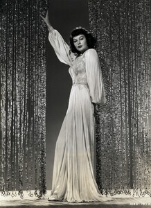 36898_ava_gardner_the_celebrity_city_71555_122_116lo.thumb.jpg.4b8c5de8aeaf566eb75f1c8026af6319.jpg