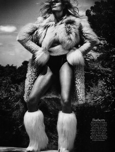 40_201008voguefrphdavidsims021alineweber.thumb.jpg.0aea83211bfb7ebdfca16e433e35fa4e.jpg