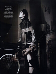 40_201008voguefrphdavidsims043crystalrenn.thumb.jpg.2b5ce21892d870d7cbf95c7d2d57c4d5.jpg