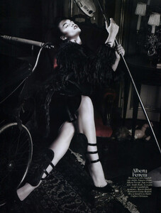 40_201008voguefrphdavidsims049crystalrenn.thumb.jpg.bfaadd316d679eefd647a7cea0b25554.jpg