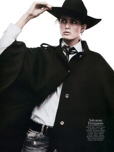 40_201008voguefrphdavidsims053isabelifontana.thumb.jpg.0c52864a6582c731ee31cd325631533a.jpg