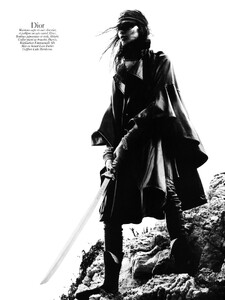 40_201008voguefrphdavidsims056dariawerbowy.thumb.jpg.a171cacdf11b745c298f2df64e755f59.jpg