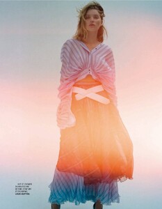 448229504_madame_figaro-3.jpg