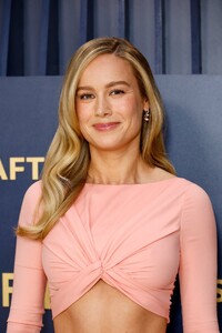 448651558_brie-larson-sag-awards-003.jpg