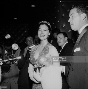 4a087504a04a1dada56450e9626be6c5--barefoot-contessa-ava-gardner.jpg
