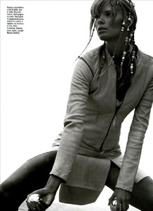 619499280_ARCHIVIO-VogueItalia(May2003)-Suggestions-010.jpg.6b5c68bead0fe05d0522cca7cd558f2e.jpg