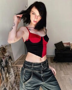 771044654.jpg
