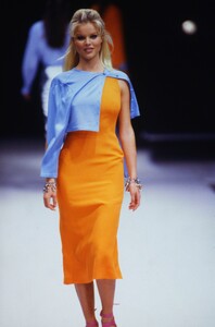 Alberta-Ferretti-SS-1993-3.thumb.jpg.f1997c466dbe5c0b9ec05fa61d389d31.jpg