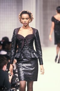 Amalia_Christian_Dior_HC_SS1989_05.jpg