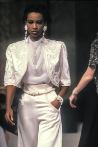 Amalia_Jean-Louis_Scherrer_HC_SS1989_05.jpg