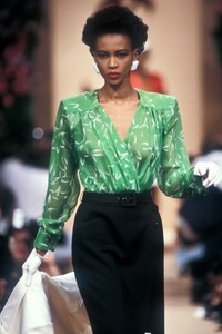 Amalia_Yves_Saint_Laurent_SS1989_03.jpg