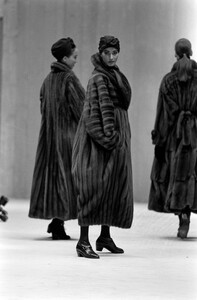 Ann_Fiona_Scollay_Fendi_FW1988_04.jpg